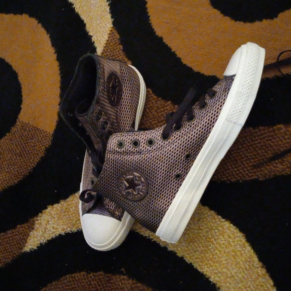 Converse - Picture 3 of 5